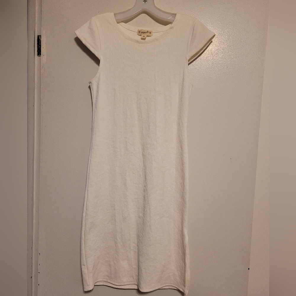 NWOT Ribbed White Cap Sleeve Cocktail Dress, Medium